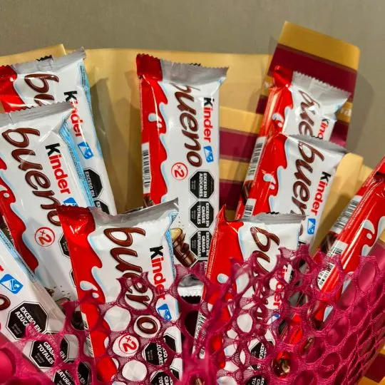 Ramo de chocolates kinder bueno